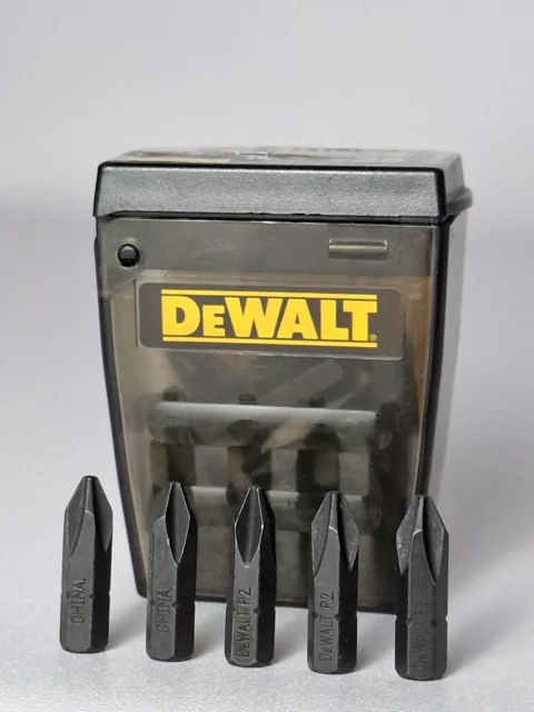 ست ۲۵ عددی سری پیچ‌گوشتی چهارسو ضربه‌ای دیوالت مدل DT70526-QZ سایز PH2 طول ۲۵ میلی‌متر